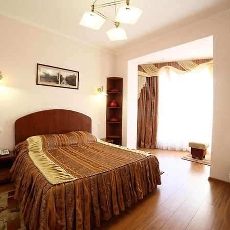 Соняхи Hotel Zimna Voda ภายนอก รูปภาพ