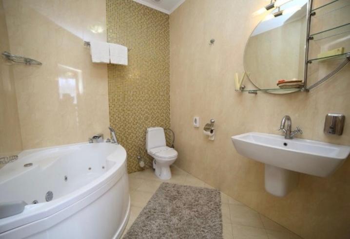 Соняхи Hotel Zimna Voda ภายนอก รูปภาพ