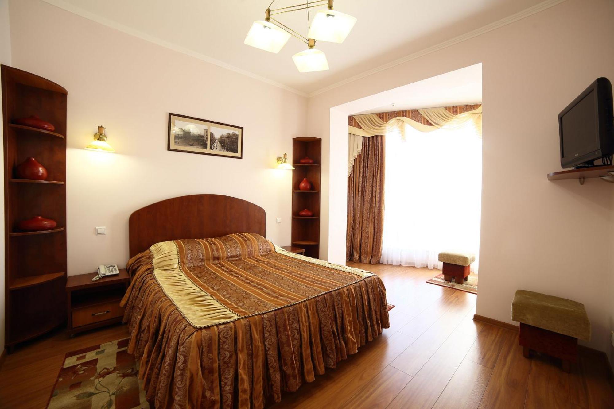 Соняхи Hotel Zimna Voda ภายนอก รูปภาพ